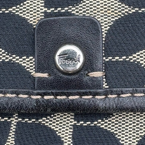 Fossil Black/Tan Print Cloth Messenger Bag with Adjustable Shoulder Strap - Picture 3 of 15